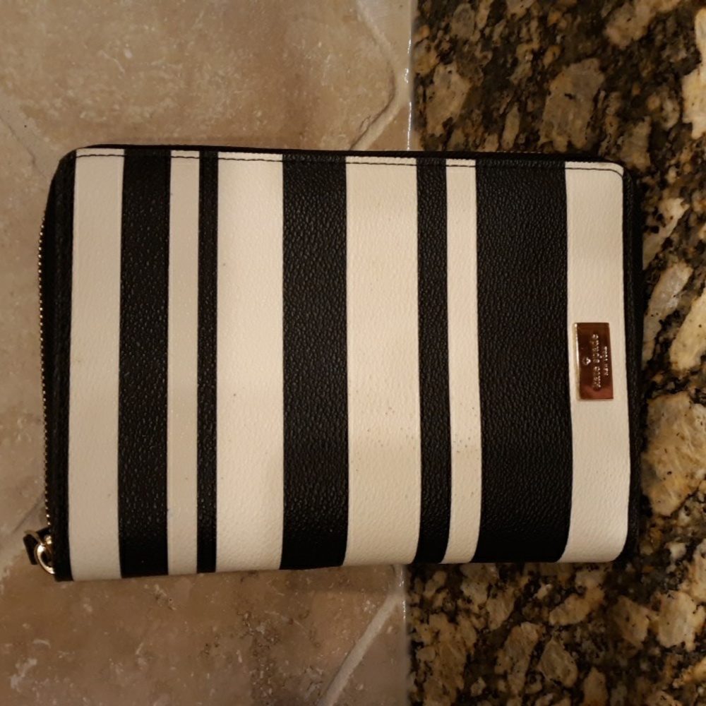 Kate Spade Black and White Stripped Zipper Planner